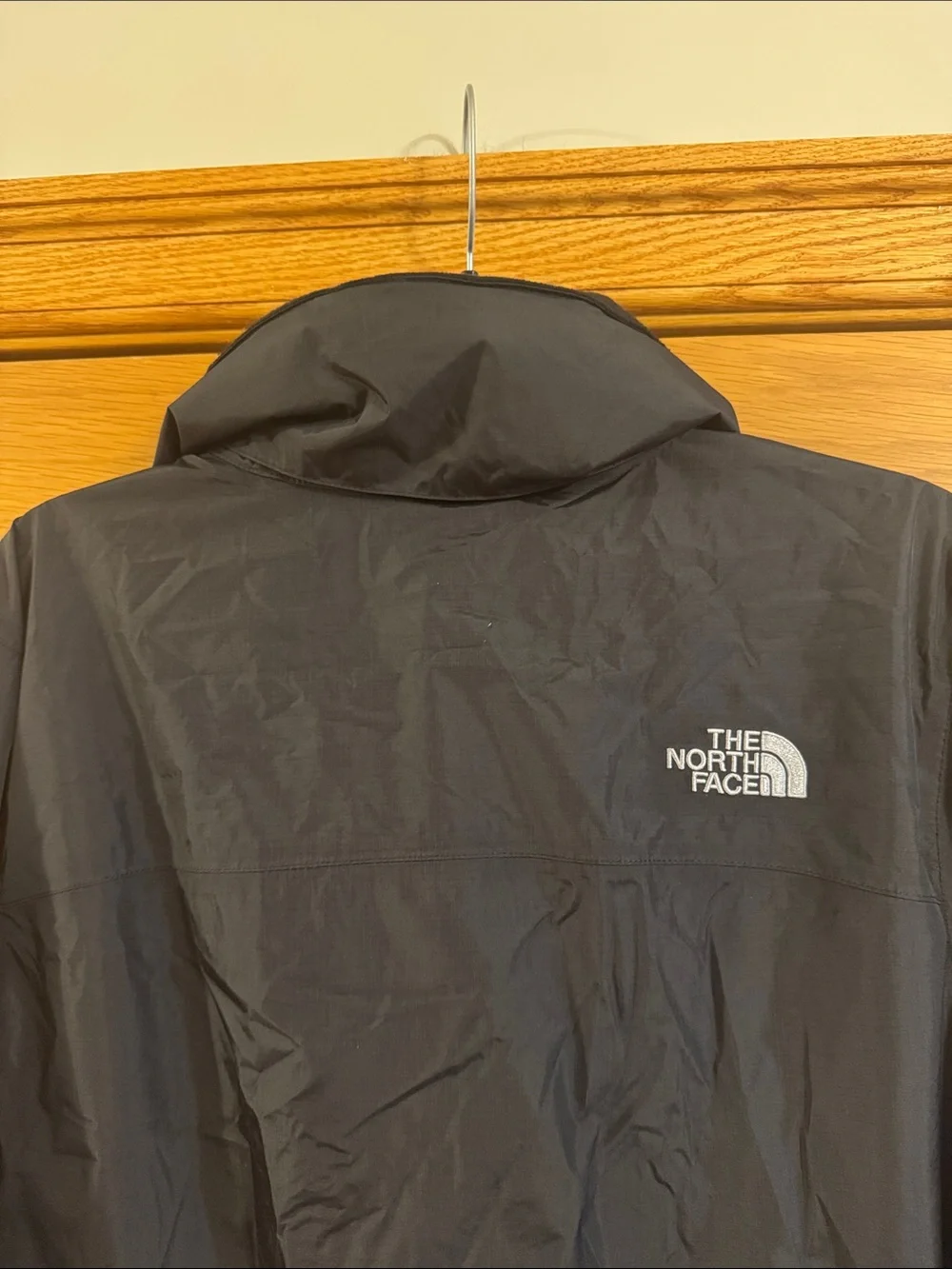 The North Face Resolve 2 Jacket Black Men’s Medium DryVent Waterproof Hooded